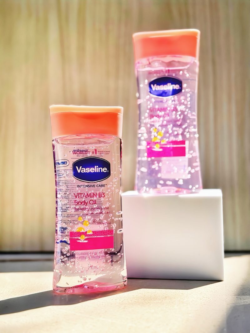 Vaseline vitamin B3 Body oil - Image 2