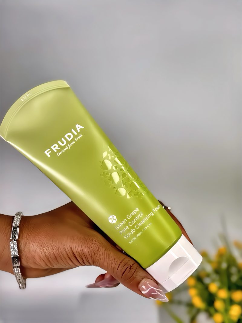 Frudia Green Grape Pore Control Scrub Cleansing Foam